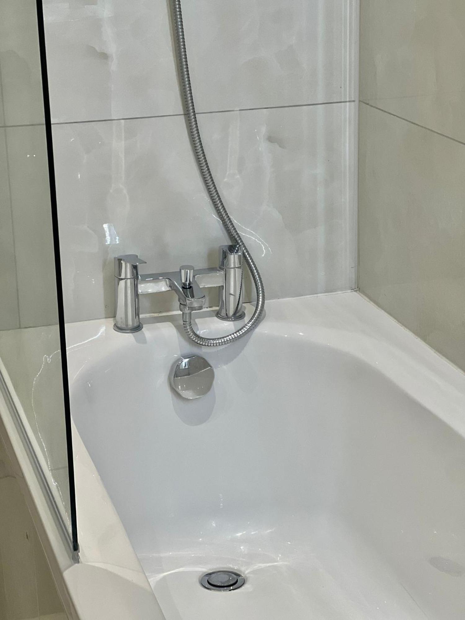 Kensington House By Solitaire Suites Слау Экстерьер фото